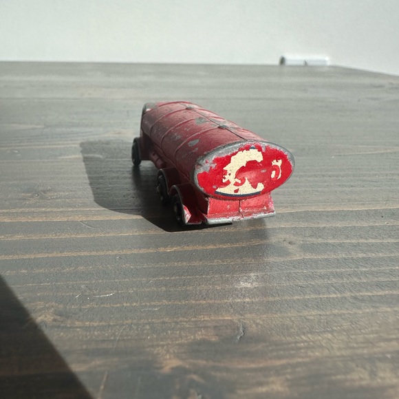 Vintage metal Matchbox Petrol tanker
Serial #11 - Picture 2 of 7